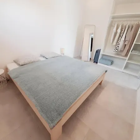 Bee-apartment In A Quiet Neighbourhood *