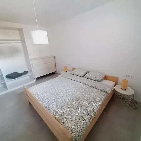 Bee-apartment In A Quiet Neighbourhood