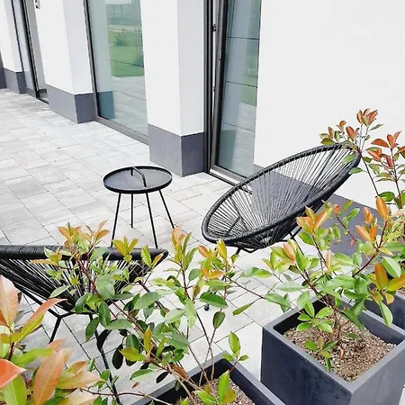Apartment Bee