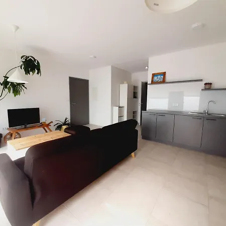 Bee-apartment In A Quiet Neighbourhood *
