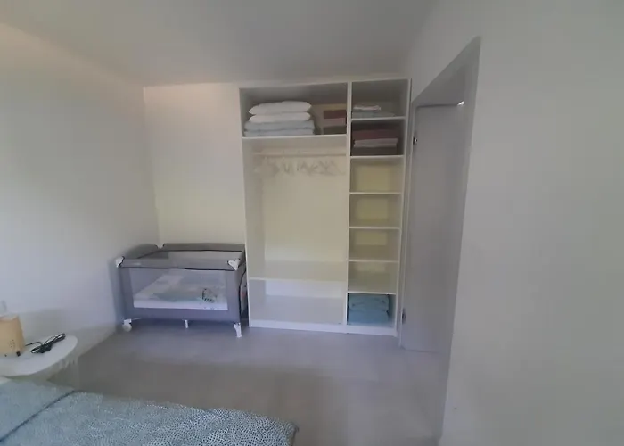 Bee Lesce (Upper Carniola)